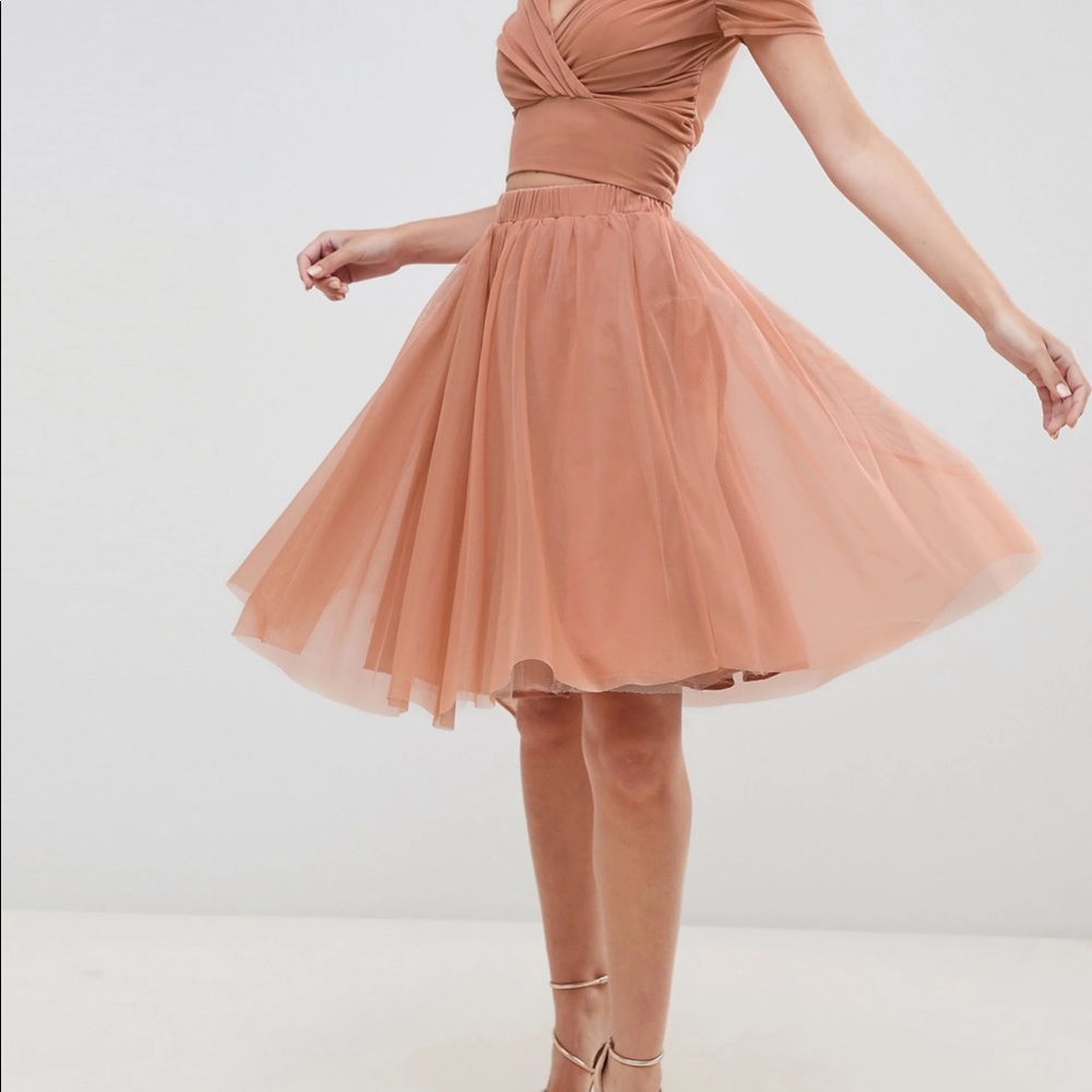 John Zack Petite Brownish pink tulle midi skirt. Size 8